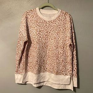 Animal print / cheetah print sweat shirt             G